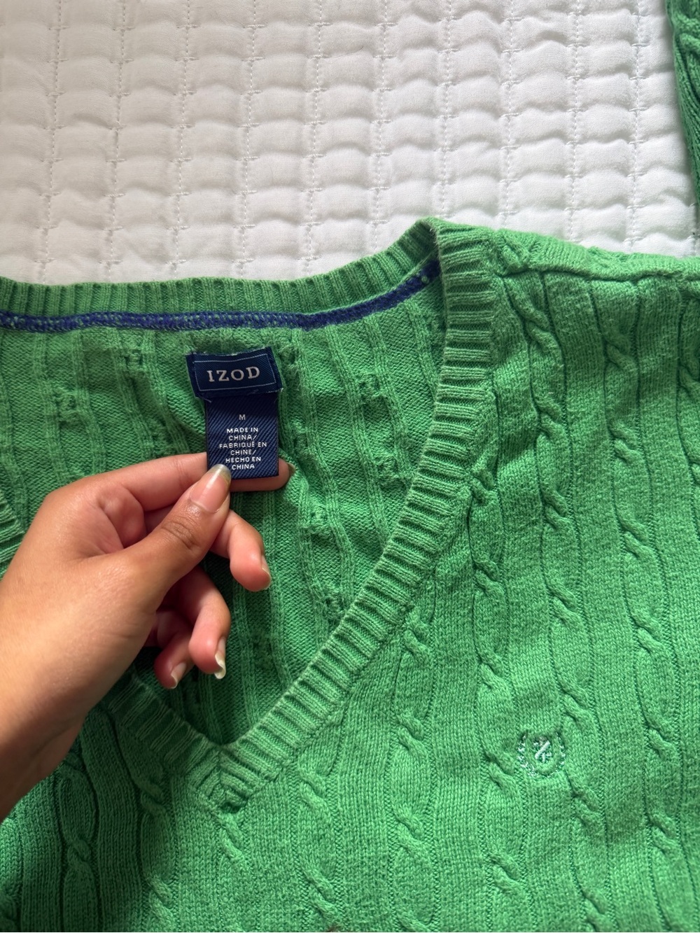 Izod Women's V-Neck Cable Knit Sweater in Kelly Green